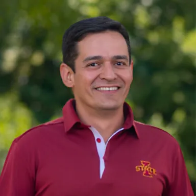 Dr. Daniel Linhares